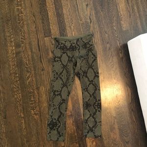 Lululemon Wunder Under Crop